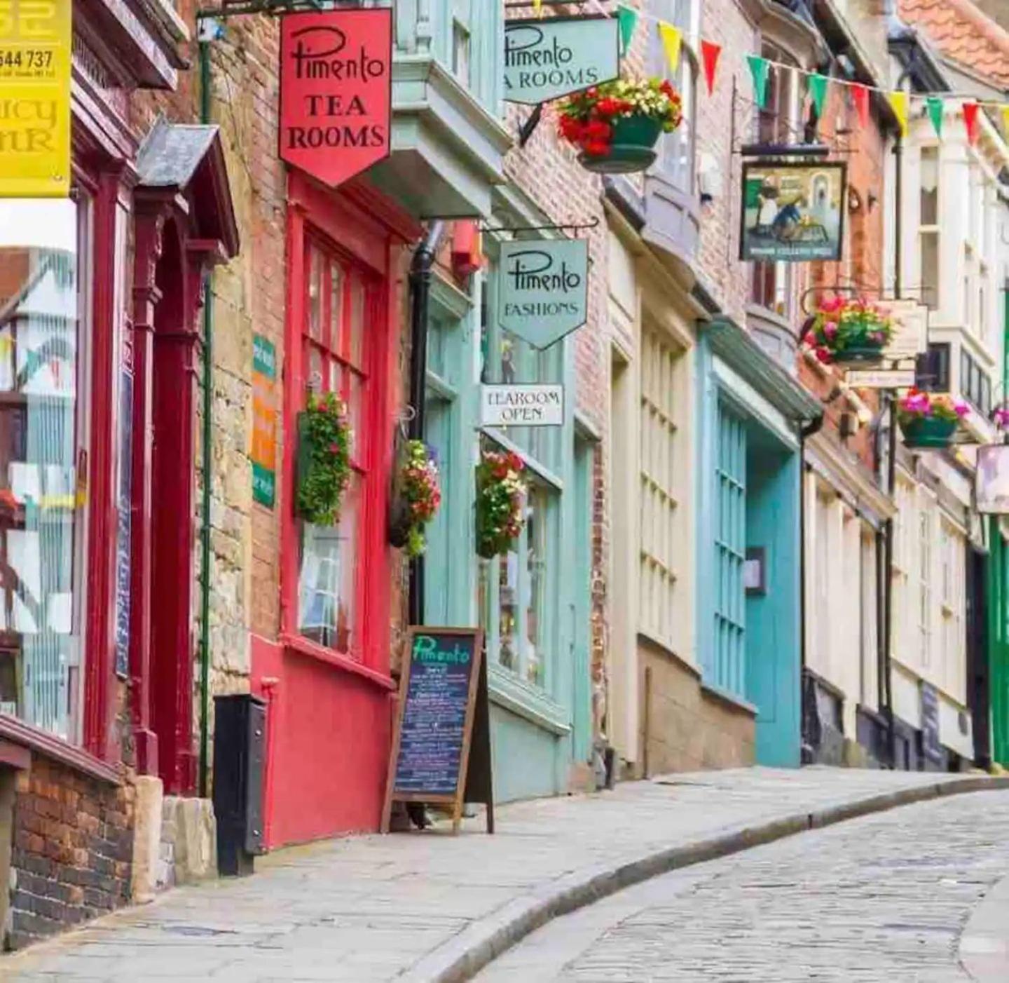 Villa Pass The Keys Stunning Townhouse In Uphill Historic Lincoln Exterior foto